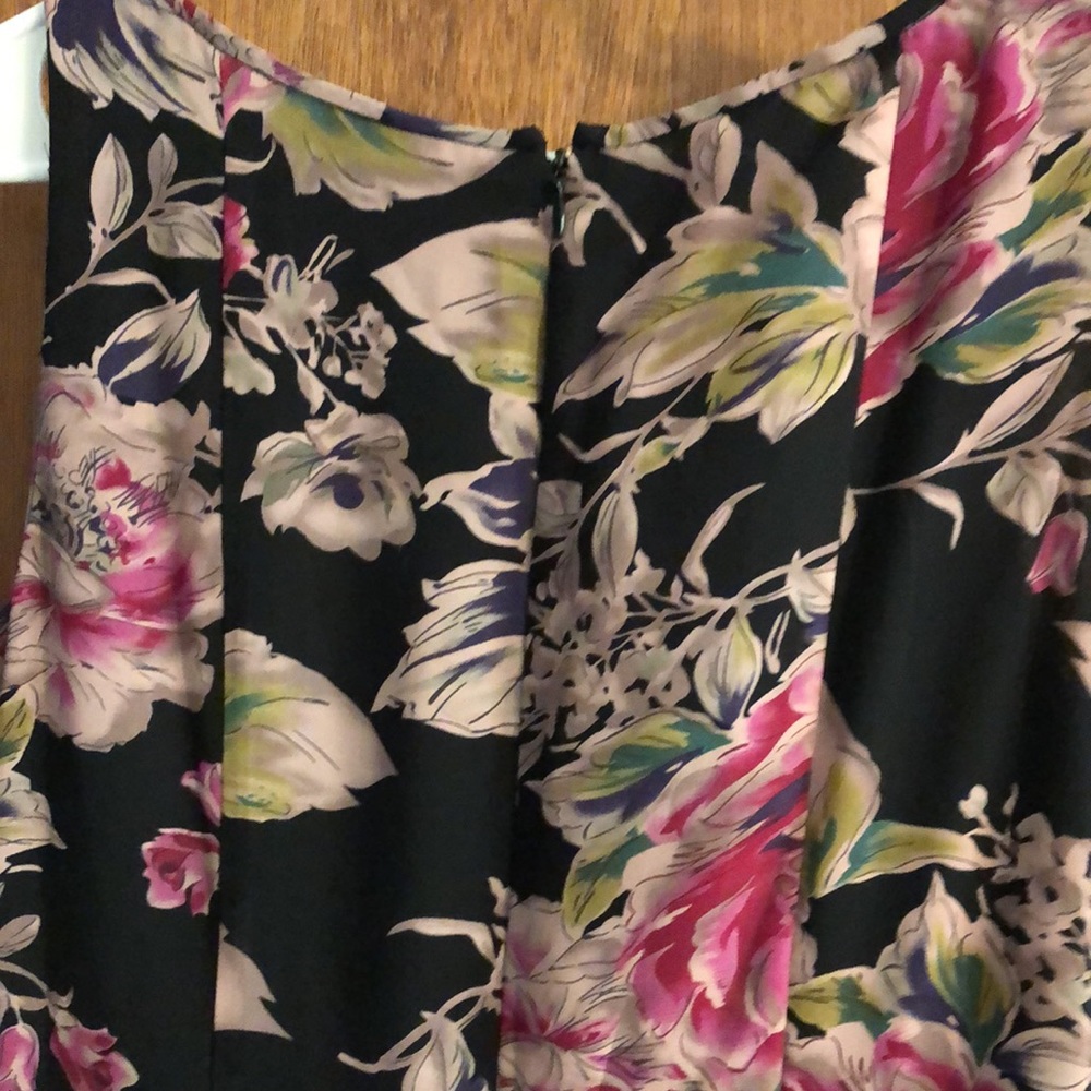 Dress - Picture 4 of 6